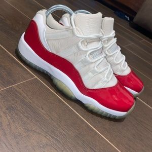 Jordan 11 cherry